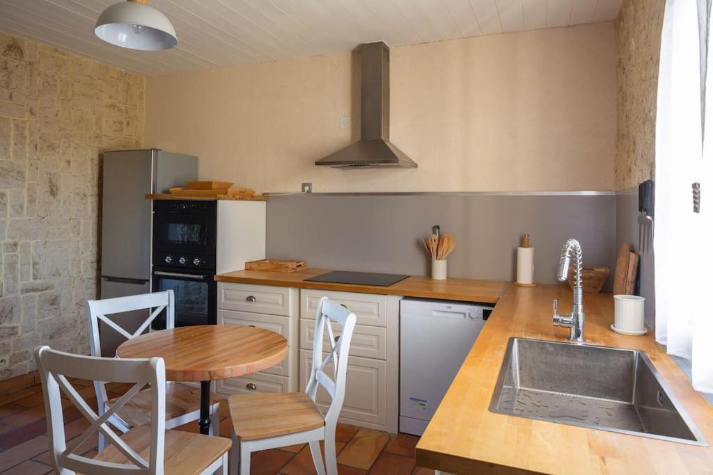 Mas Provencal De 120M2 En Camargue, Avec Piscine Et Parking Inclus, Ideal Pour Des Vacances Арль Екстер'єр фото